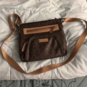 Calvin Klein Brown cross body bag 👜